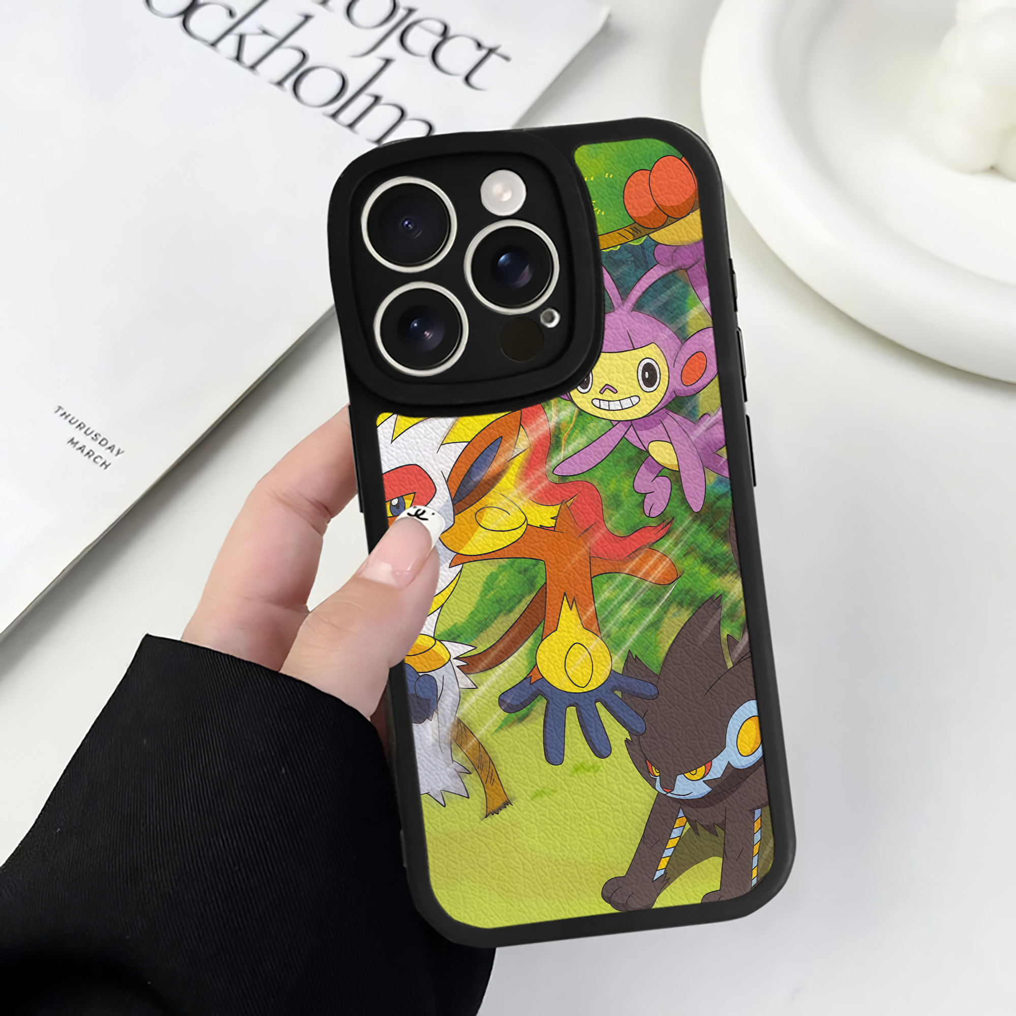 （画像用） ポケットモンスター Pokémon 【iPhone 16シリーズ対応】シリコンスマホケース（レザー調） 材質：シリコン